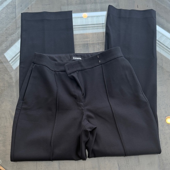 Express Curvy Boot Mid Rise Black Women's Trousers. Size 8 R. Pleated Front - Picture 5 of 8